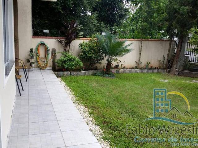 Sobrado para Venda em Joinville - 4