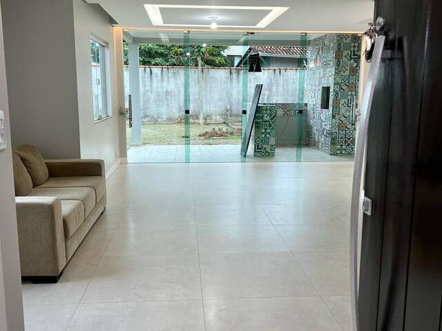 #335 - Casa para Venda em Joinville - SC