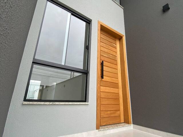 #377 - Geminado Sobrado para Venda em Joinville - SC