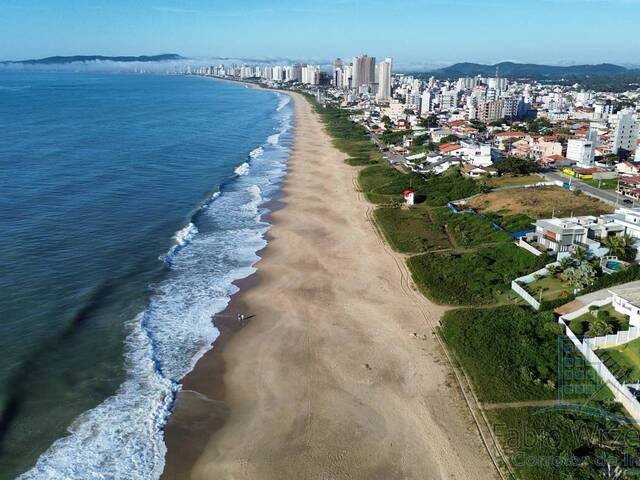 Vista da praia Itajuba